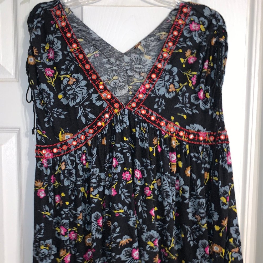 Free People V-neck shirt